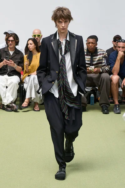 Look 8